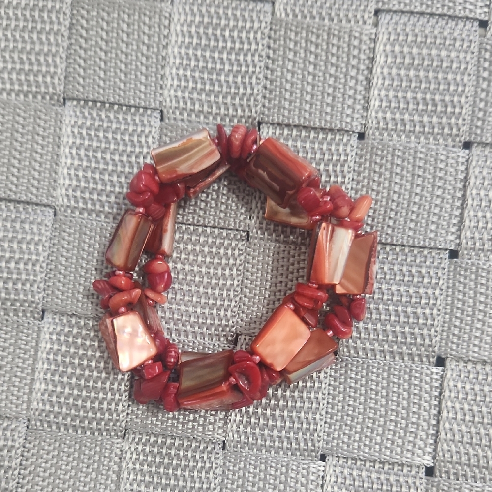 Elegant Red Shell Bracelet